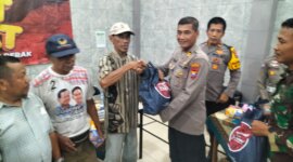 Polres Tanjung Perak dan Polsek Krembangan berikan tali asih ke warga