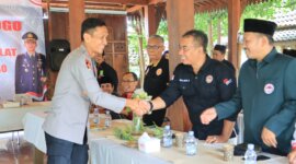 Kapolres Ponorogo AKBP Andin Wisnu Sudibyo bersama IPSI dan FKPSB