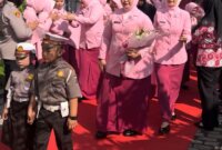 Ketua YKB Jatim Ny. Ade Imam Sugianto kunjungi TK Kemala Bhayangkari 25 Bondowoso