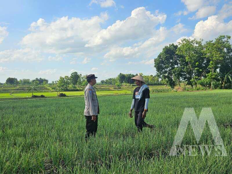Bhabinkamtibmas Polsek Kedungadem Patroli Dialogis