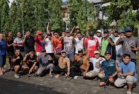 Warga Perum Pondok Maritim Indah kerja bakti jaga kebersihan lingkungan