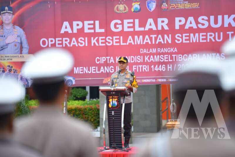 Kapolres Gresik AKBP Rovan Richard Mahenu