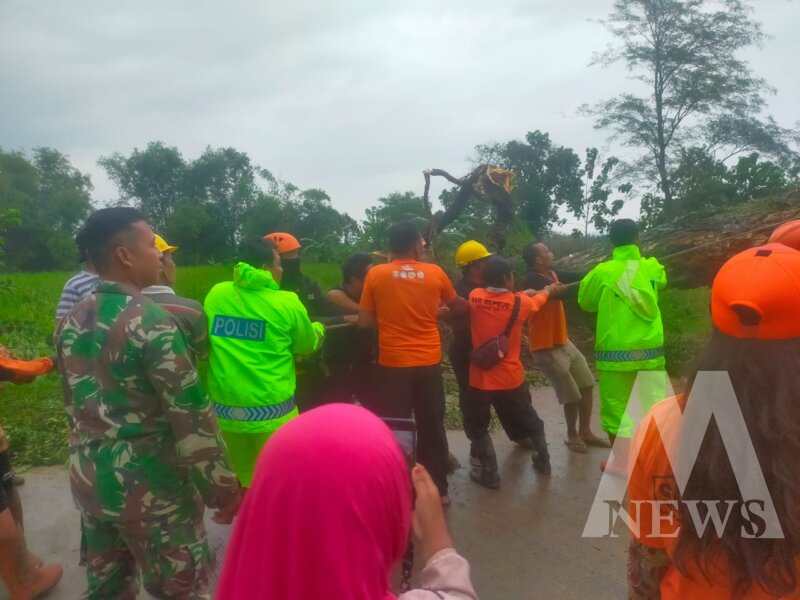 TNI Polri evakuasi bencana Hidrometeorologi