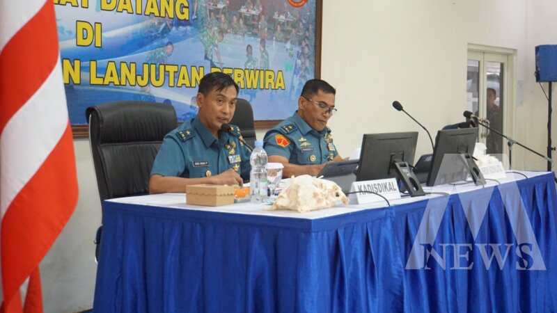 Kadisdikal Laksma TNI Dodi Agus P dan Dirdik Kodiklatal Brigjen TNI Marinir Fransisco Simanjorang