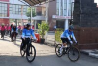 Kapolres Bojonegoro AKBP Mario bersama ketua Bhayangkari cabang Bojonegoro Ny. Nea Mario