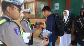 Satlantas Polres Bojonegoro edukasi pelajar terkait keselamatan berlalulintas