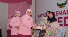 Ketua YKB Jatim Ny. Ade Imam Sugianto kunjungi TK Kemala Bhayangkari Nganjuk