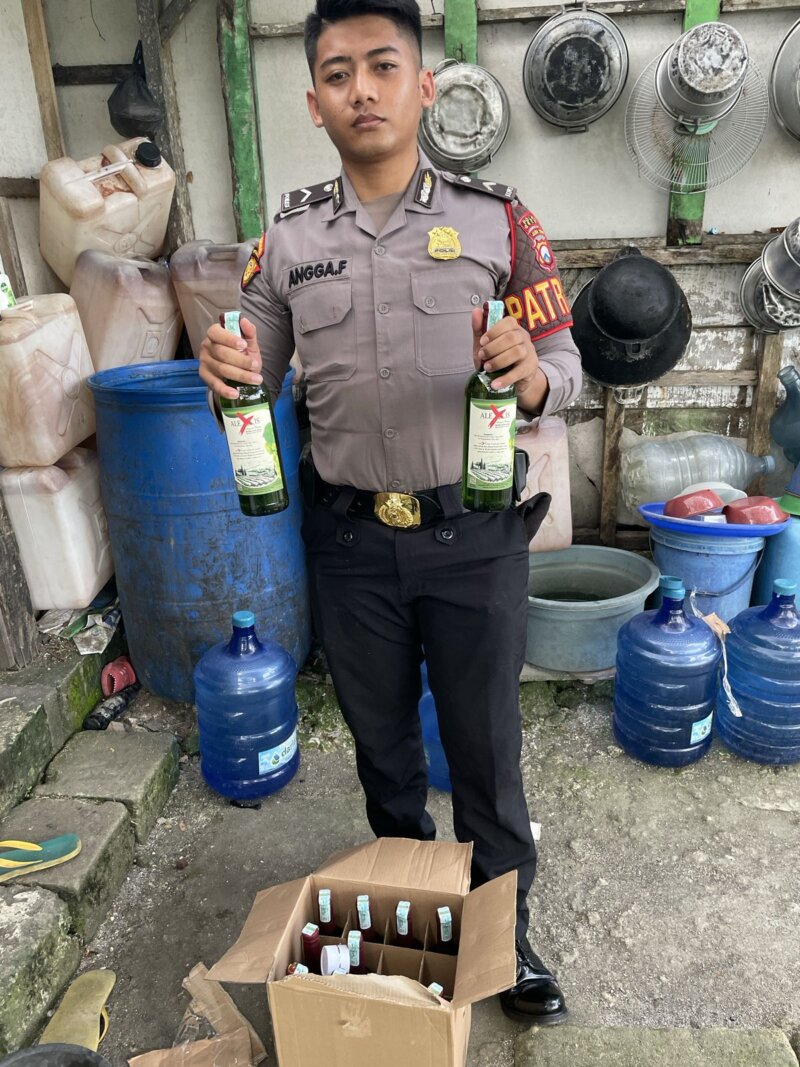 Satsamapta Polres Gresik berantas peredaran miras