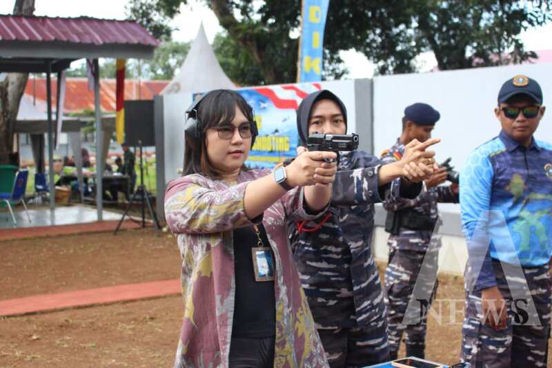 Satdik-2 Kodiklatal Makassar di HUT ke-2 gelar Fun Shooting