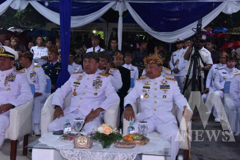 Dankodiklatal Letjen TNI Marinir Nur Alamsyah Tambur Mayor GS Gita Jala Taruna AAL