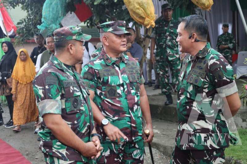 Dankodikmar Kodiklatal Brigjen TNI Marinir Ahmad Fajar saat peresmian Program TNI AD Manunggal Air