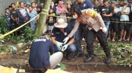 Polres Jember evakuasi jasad bayi