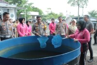 Kapolres Nganjuk AKBP Siswantoro bersama ketua Bhayangkari cabang Nganjuk Ny. Enda Siswantoro