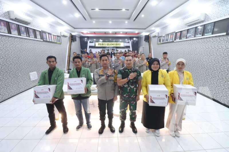 TNI-Polri gelar Baksos Presisi perkuat sinergitas bersama Mahasiswa dan OKP