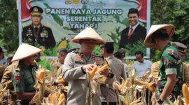 Polres Nganjuk sumbangkan hasil panen Jagung