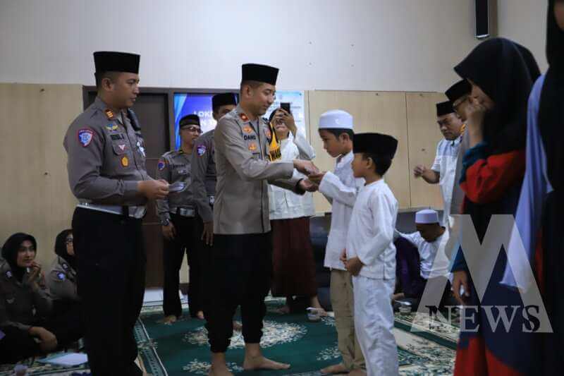 Polres Gresik santuni anak yatim