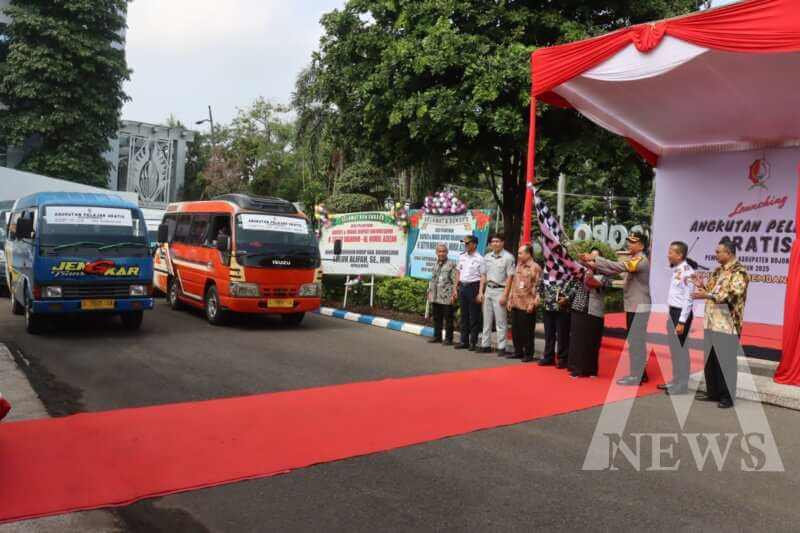Wakapolres Bojonegoro Kompol Yoyok Dwi Purnomo Hadiri Launching Angkutan Pelajar Gratis