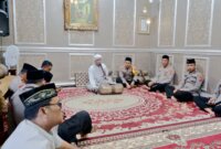 Kapolres Bondowoso AKBP Harto Agung Cahyono bersama para Ulama