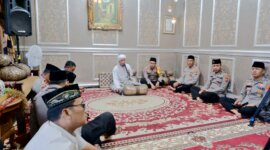 Kapolres Bondowoso AKBP Harto Agung Cahyono bersama para Ulama