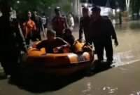 Polres Probolinggo bersama BPBD bagi makan sahur