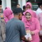 Kapolres Nganjuk AKBP Siswantoro didampingi ketua Bhayangkari cabang Nganjuk Ny. Enda Siswantoro