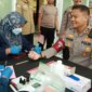 Kapolres Gresik AKBP Rovan saat cek kesehatan