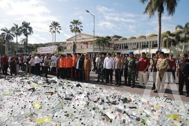 Polres Jember gelar pemusnahan BB miras dan Okerbaya