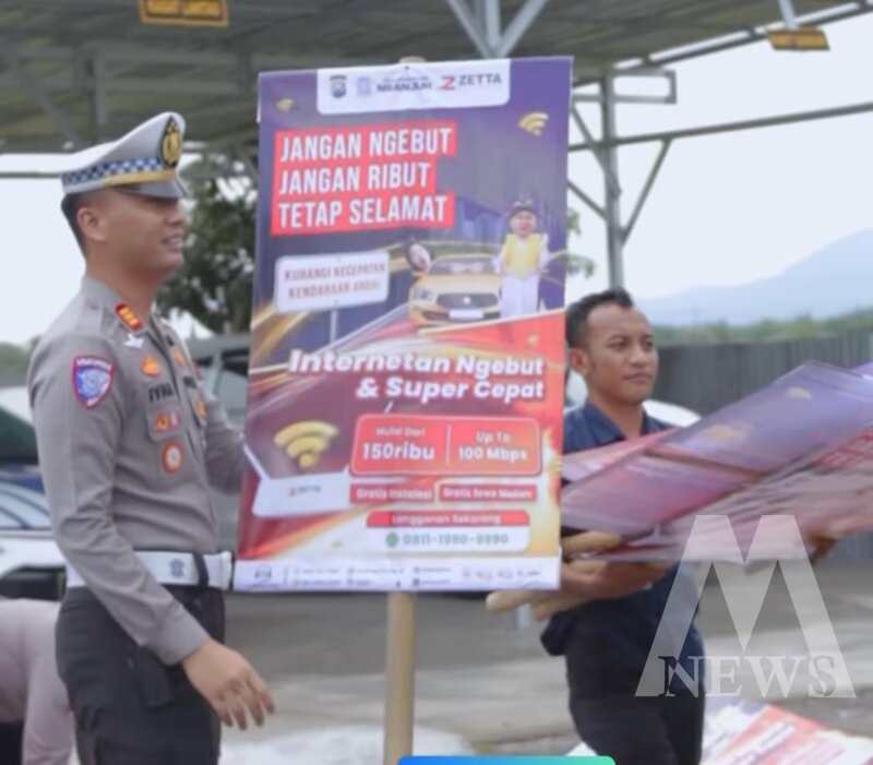Satlantas Polres Nganjuk pasang rambu dan imbauan di jalur mudik