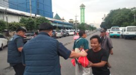 Satreskrim Polres Pelabuhan Tanjung Perak bagi takjil