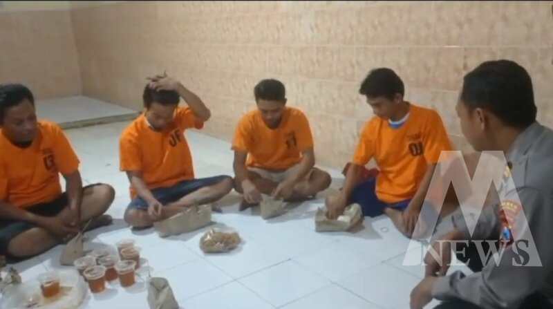 Polsek Krembangan buka bersama tahanan