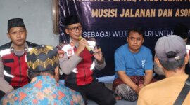 Satsamapta Polres Tanjung Perak buka bersama dengan anak jalanan