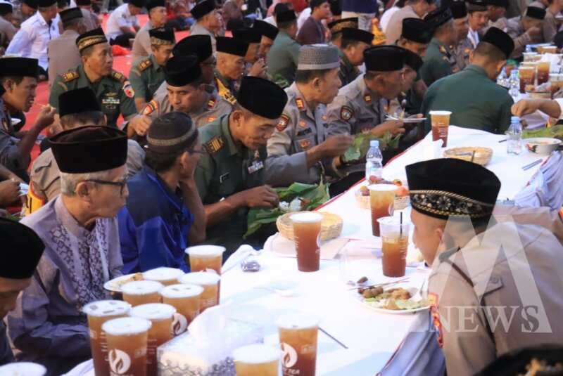 Polres Bojonegoro buka puasa bareng Kodim 0813 dan masyarakat