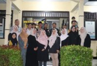 Kapolsek Sumber Wringin AKP Didik Waluyo bersama masyarakat