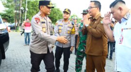 Kapolda Jatim Irjen Pol Drs. Nanang Avianto kunjungi ke Posyan Bunder didampingi Kapolres Gresik AKBP Rovan Richard Mahenu