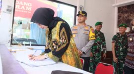 Walikota Vinanda Prameswati didampingi Kapolres Kediri Kota AKBP Bramastyo Priaji cek Posyan Idul Fitri 2025