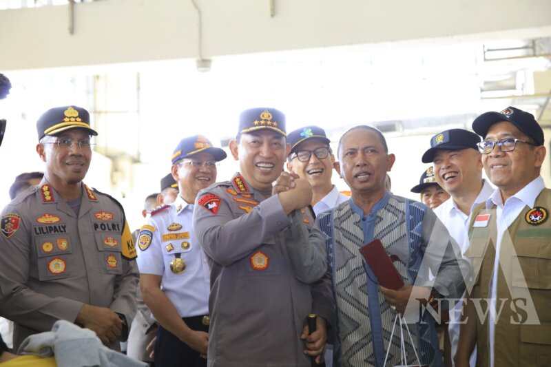 Kapolri Jenderal Listyo Sigit Prabowo saat kunjungan di Terminal Pulo Gebang