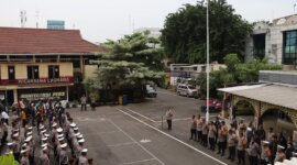Polres Pelabuhan Tanjung Perak apel pengamanan malam takbir