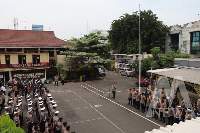 Polres Pelabuhan Tanjung Perak apel pengamanan malam takbir