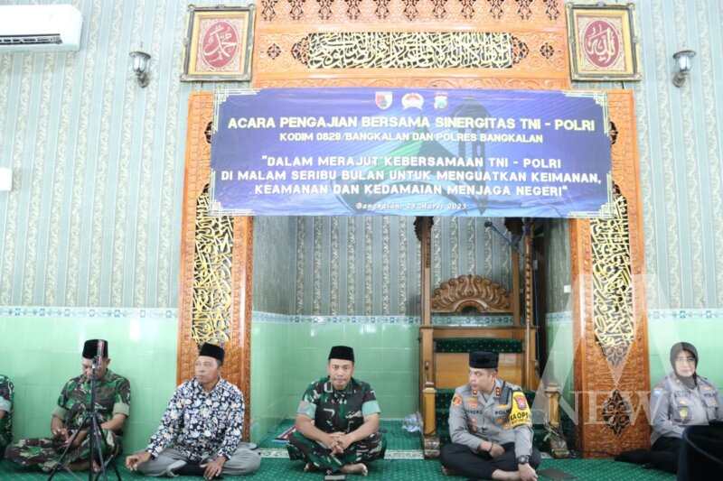 Kapolres Bangkalan AKBP Hendro Sukmono saat hadiri pengajian