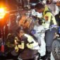 Satlantas Polres Tuban bantu pemudik ganti ban