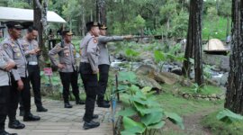 Kapolres Nganjuk AKBP Siswantoro tinjau tempat Wisata Jolotundo