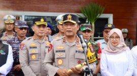 Kapolda Jatim Irjen Pol Drs. Nanang Avianto didampingi Kapolresta Banyuwangi Kombespol Rama Samtama Putra