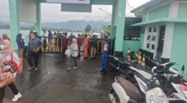 Pelabuhan Sangkapura Pulau Bawean Gresik