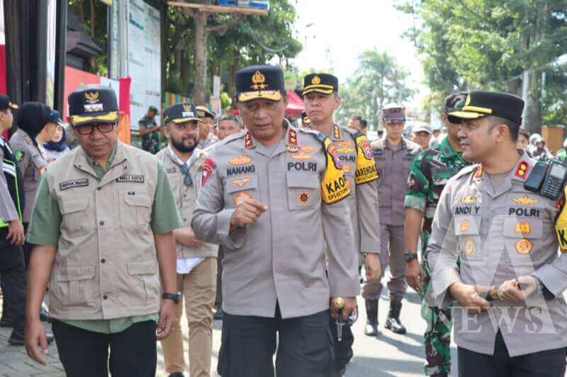 Kapolda Jatim Irjen Pol Drs. Nanang Avianto didampingi Kapolres Batu AKBP Andi Yudha Pranata