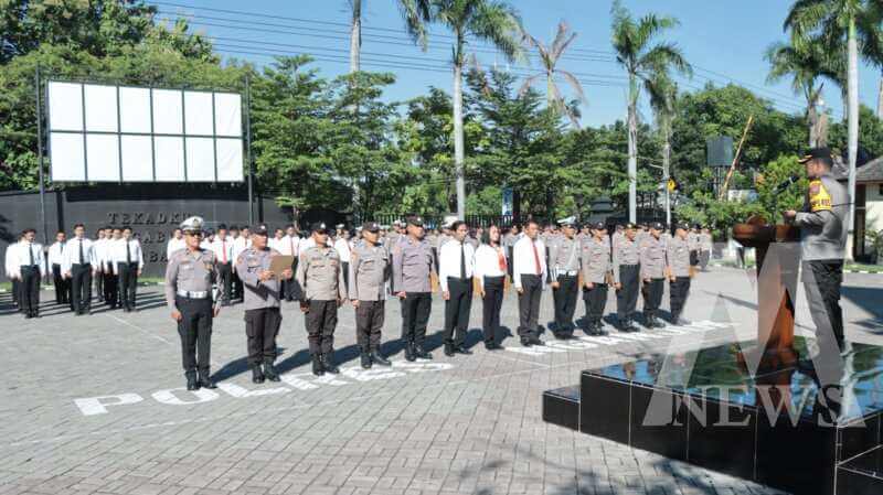 Kapolres Nganjuk AKBP Siswantoro pimpin apel pagi