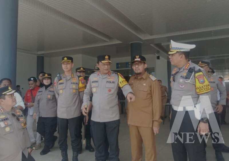 Kapolda Jatim Irjen Pol Drs. Nanang Avianto kunjungi terminal Arya Wiraraja Sumenep