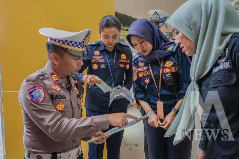 Kasatlantas Polres Jember AKP Bernardus Bagas Simarmata