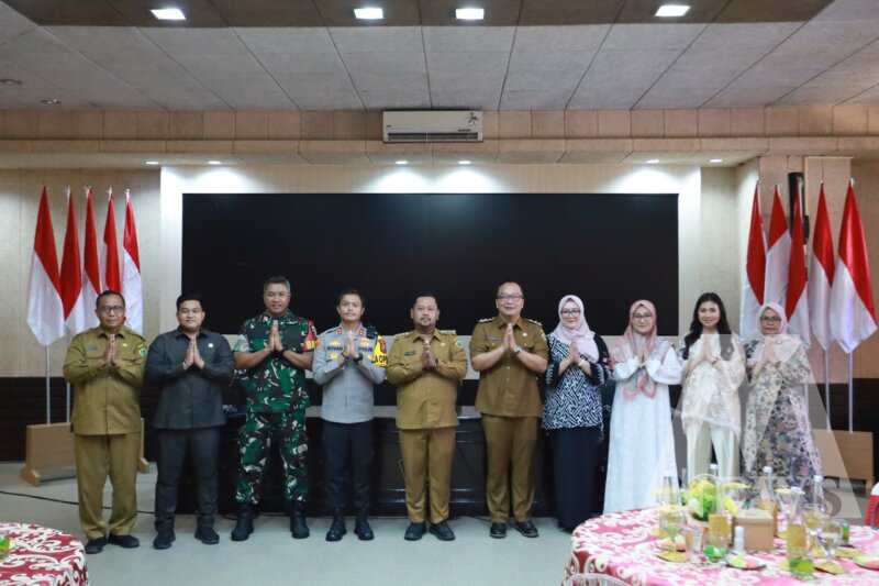 Kapolres Gresik AKBP Rovan Richard Mahenu saat Halal Bihalal