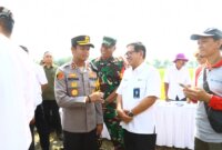 Kapolres Gresik AKBP Rovan Richard Mahenu hadiri Panen Raya Padi di Driyorejo