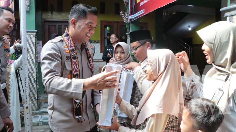 Kapolres Nganjuk AKBP Siswantoro sambangi SLB Dharma Bakti Patianrowo